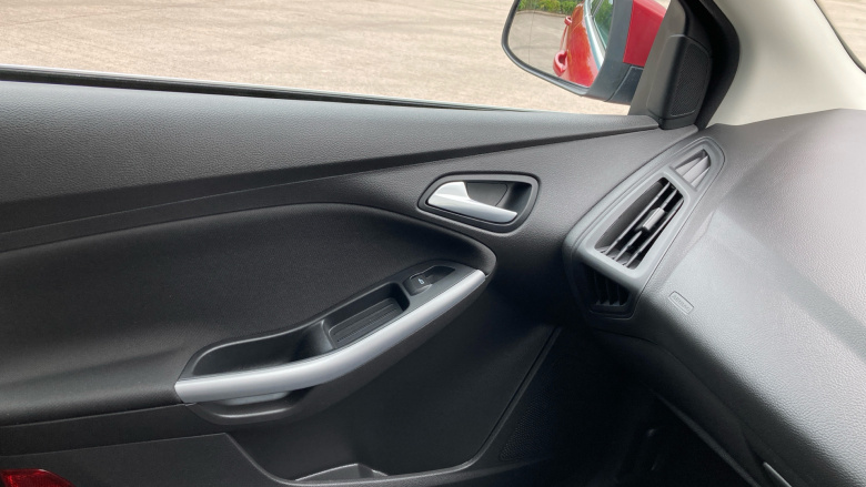Ford Focus 1.0 EcoBoost 125 Zetec 5dr Petrol Hatchback